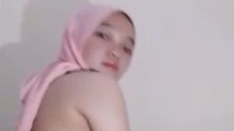 Neng Izza Jilbab Pink Pose Yoga Ngangkang show