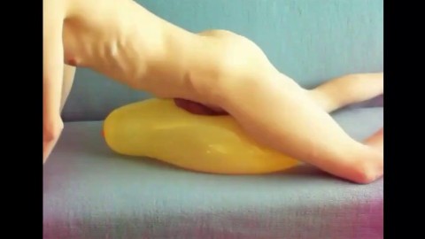 Twink Humps Yellow Balloon to Cum