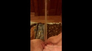 Amateur squirting a jet shoots up