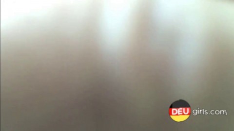 Großer Schwanz-Blowjob mit Fingern und Titten - Deutscher Oralsex