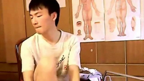 Asian Twink Plays with His Ass on Webcam