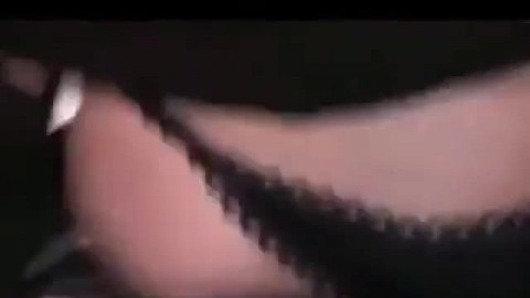 Quickie des deutschen Amateurpaares im Aufzug endet mit Creampie