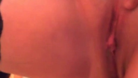 Mature Plays with Huge Sex Toy on Webcam