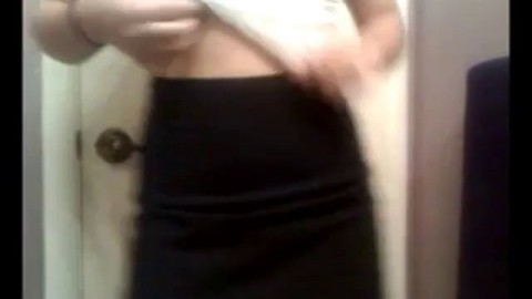 Laura's Amateur Celebrity Striptease on Webcam