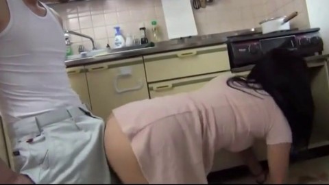 18-year-old Japanese Amateur Housemaid Homemade Sex with a Plumber