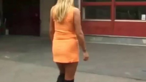 Big-Breastd Deutsche Milf wird in der Ã–ffentlichkeit wild