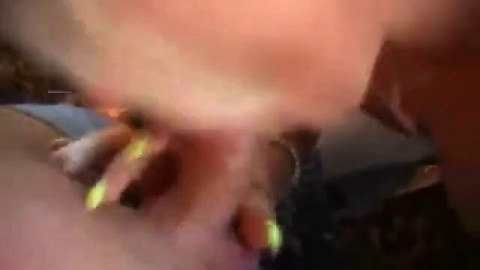 Deutscher Amateur gibt einen POV Blowjob