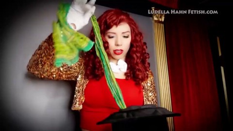 ludella hahn magician vore watch video. porno