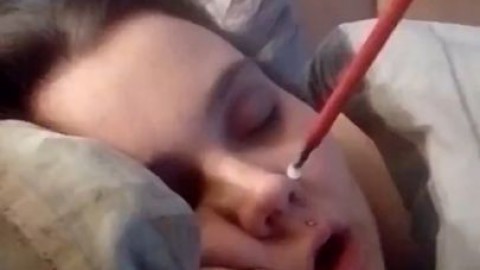 SarahSlut getting Snowball Cum in her Face while sleeping