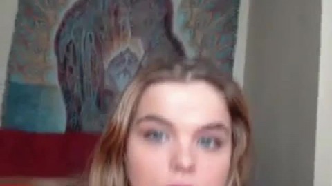 Webcam girl rubs her pussy until she cums