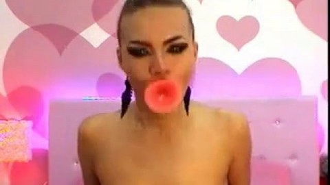 Hot Chick Deepthroats Pink Dildo on Webcam