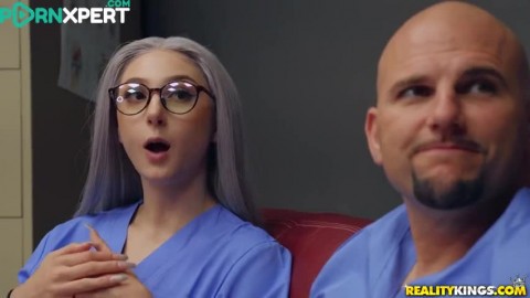 Busty nurse getting screwed by a bald doctor at work - el mejor video porno en HD