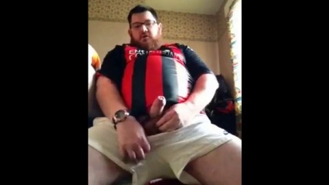 Bear Hunk Masturbating Solo
