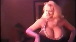 Big Tits Blonde Strips Retro Porn