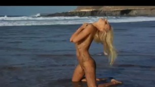 Sexy Blonde Victoria Nude At The Beach