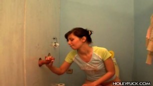 Hot Pavlina loves to swallow trough a gloryhole