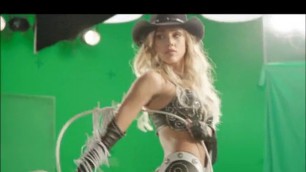 JESSICA ALBA girl STRIPPING BEHIND THE SCENES GREEN SCREEN FROM SIN CITY 2