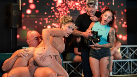 Director's Cut: Pussy On The Dancefloor With Kenia Music
