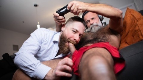 MEN - Hairy Gaymers Daddy Cakes and Daddy John